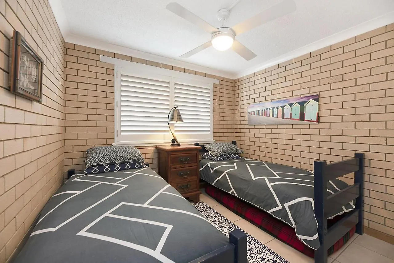 Shipton Lodge Unit 3 Moffat Beach Qld Калаундра