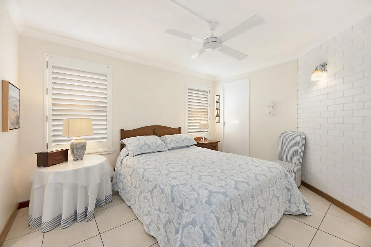 Дом отдыха Shipton Lodge Unit 3 Moffat Beach Qld Калаундра