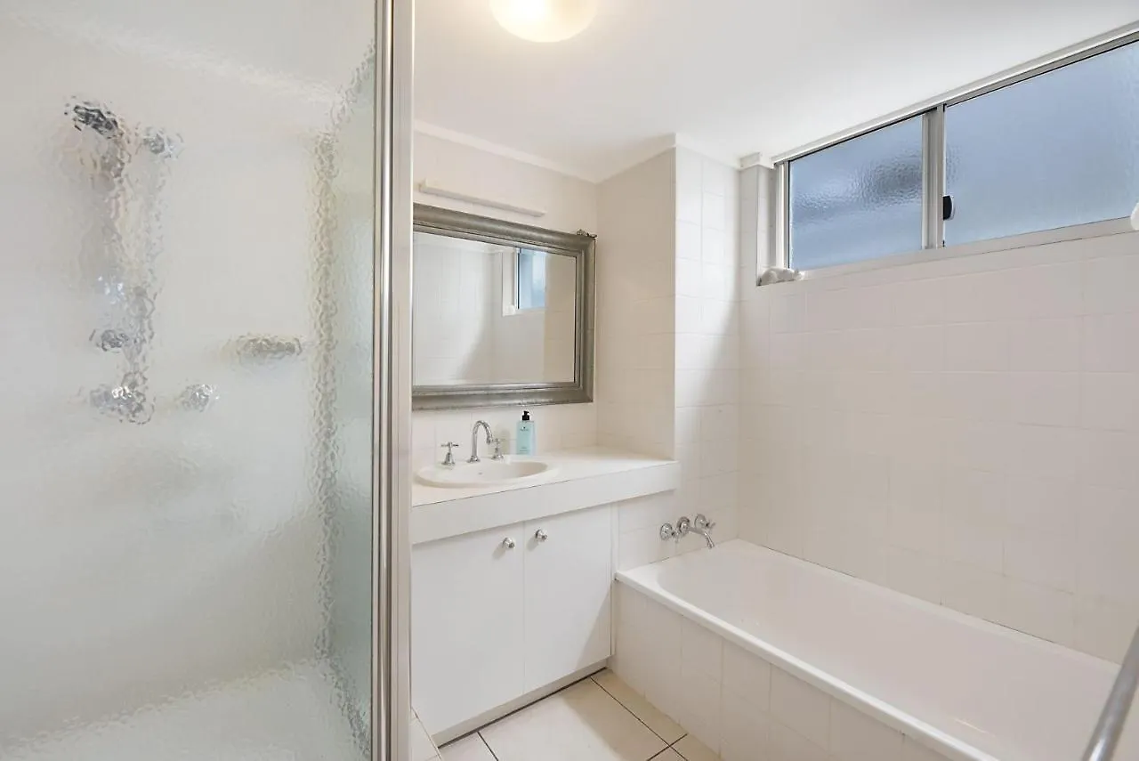 Shipton Lodge Unit 3 Moffat Beach Qld Калаундра